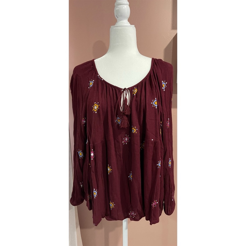 Old Navy Dark Red/Burgundy Blouse with Multicolor Diamonds and Tie Front Accent